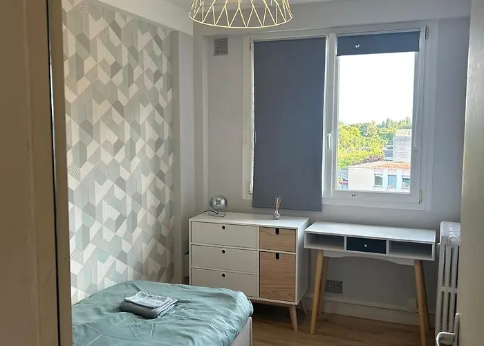 Spacious, Bright 4 Bedroom, 80 M2 *